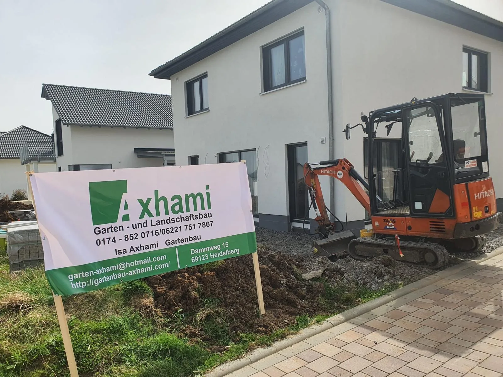 Axhami Garten- & Landschaftsbau Team bei der Arbeit in Heidelberg